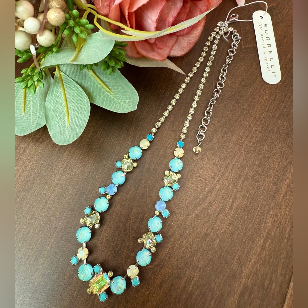 NWT stunning Sorrelli handcrafted Tahitian Treat Collections Necklace